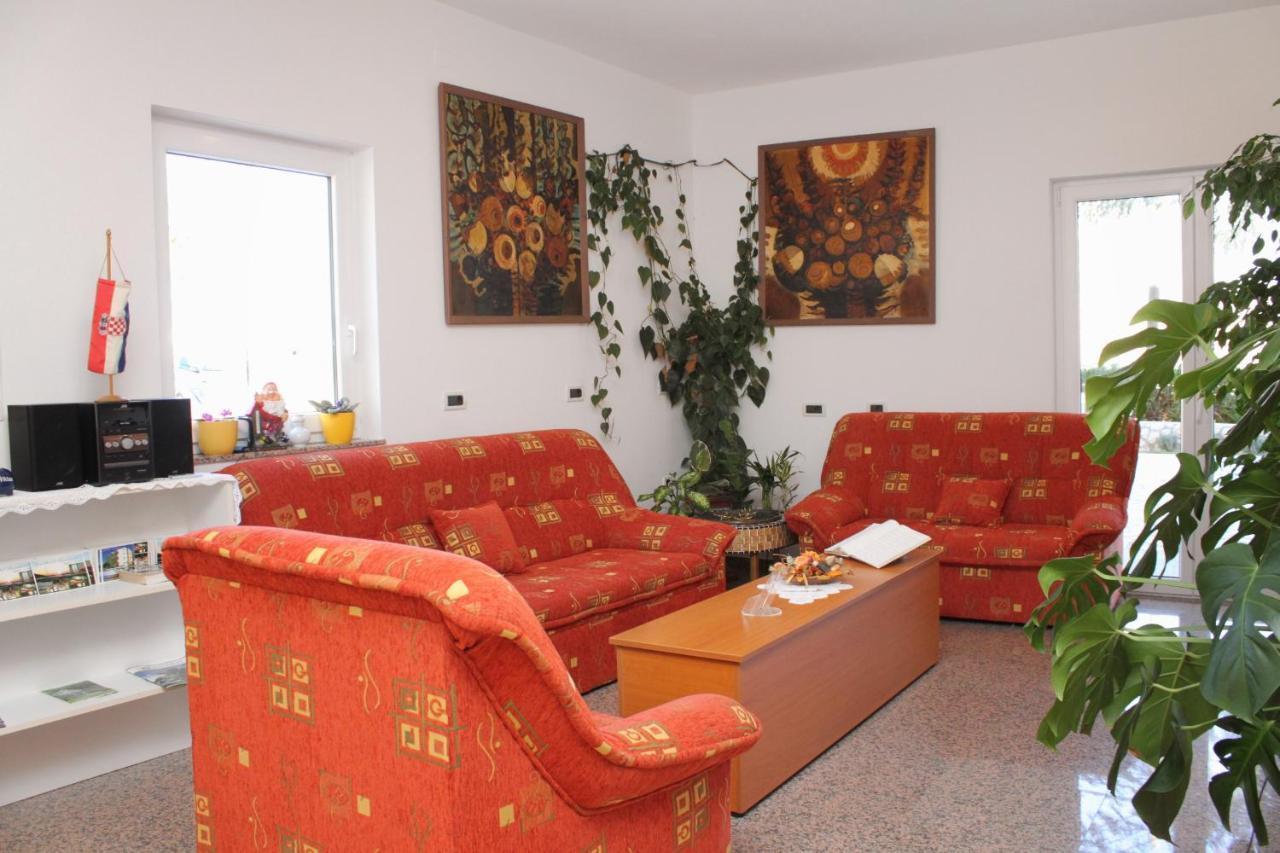 Apartments And Rooms By The Sea Vinjerac, Zadar - 3248 Exterior photo